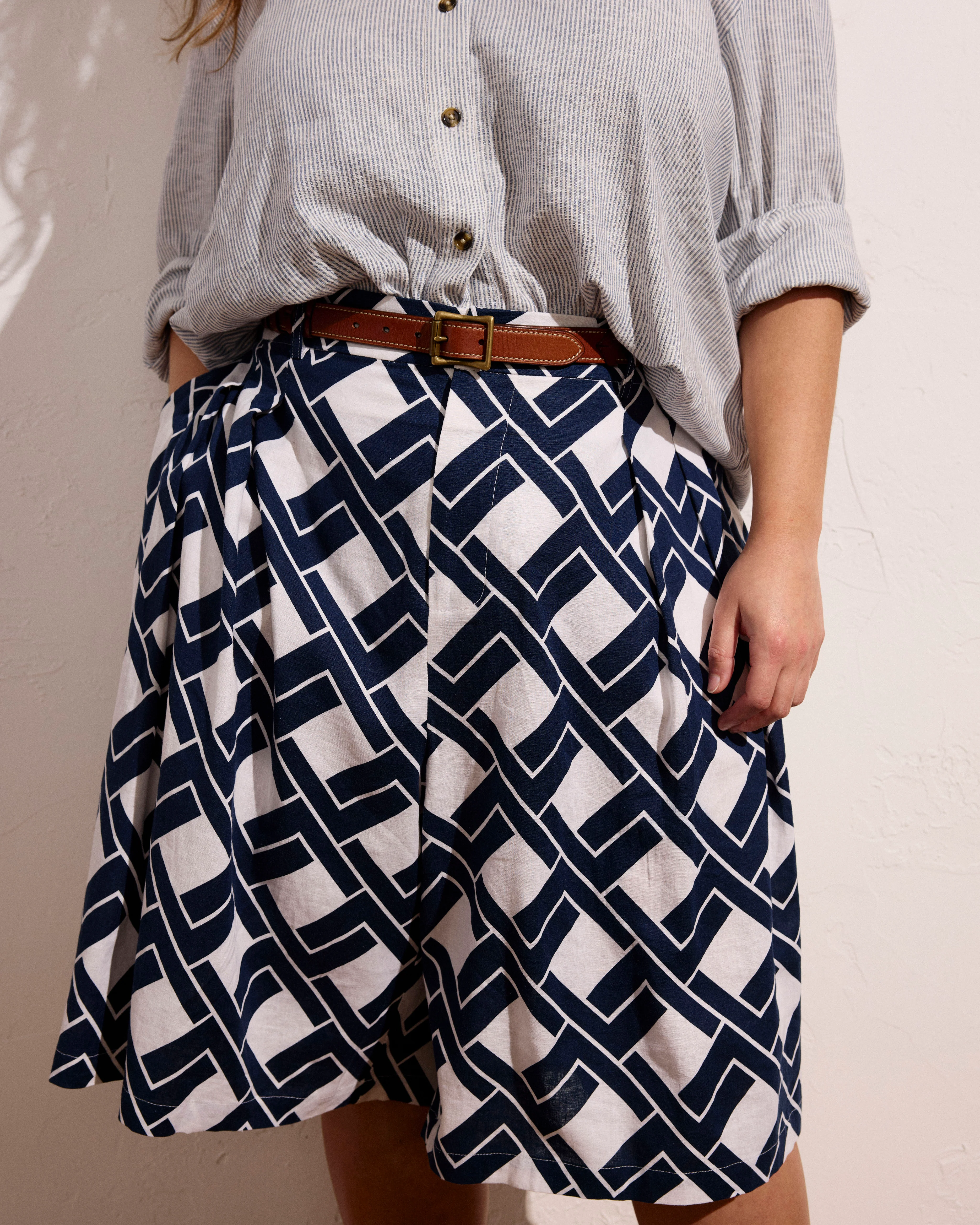 Seaport Tailored Linen Short - Geometrica Print